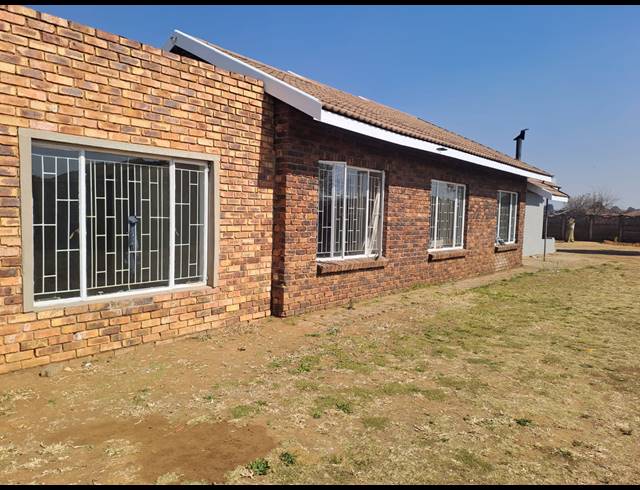 4 BEDROOM HOUSE FOR SALE IN WALDRIFT